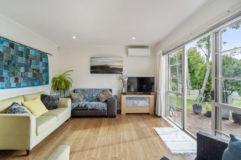 Photo of property in 41 Waimoko Glen, Swanson, Auckland, 0612