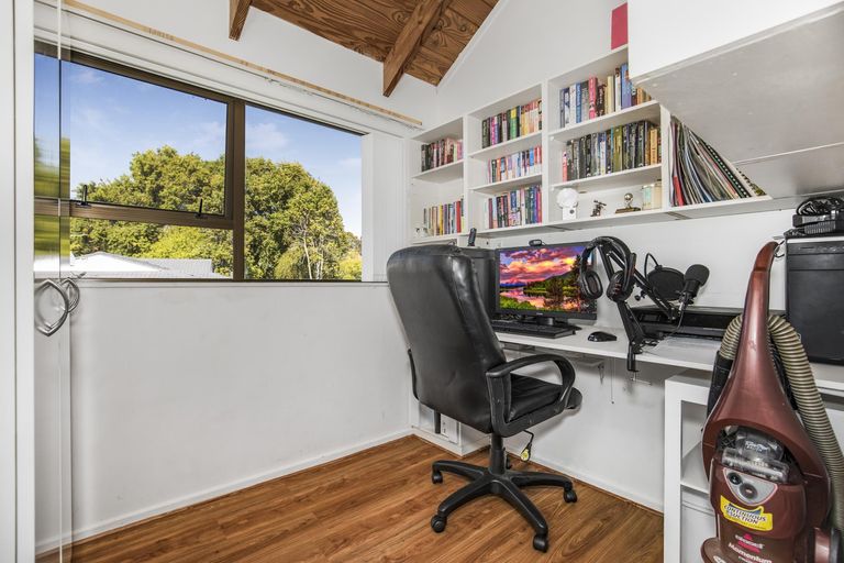 Photo of property in 16 Muirfield Street, Wattle Downs, Auckland, 2103