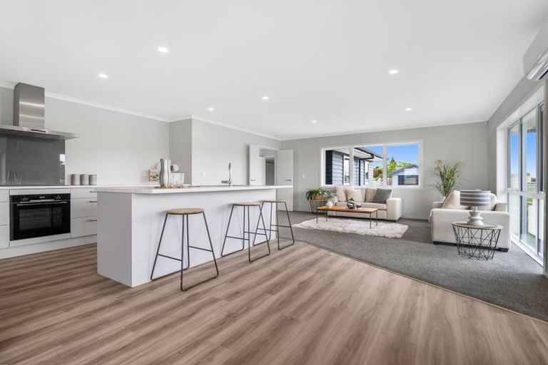 Photo of property in 32 Costello Drive, Ngatea, 3503