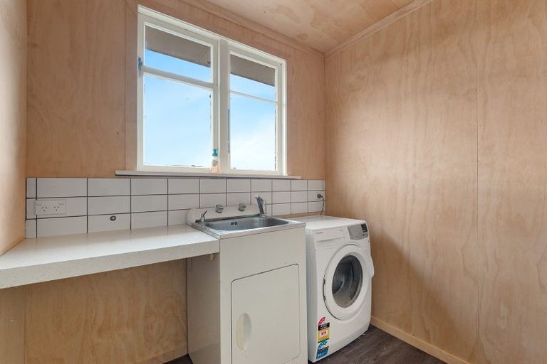 Photo of property in 30 Scotland Terrace, Green Island, Dunedin, 9018