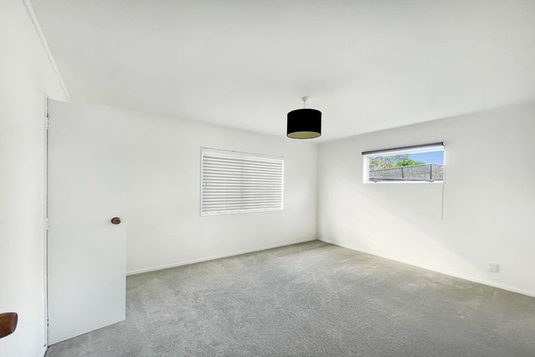 Photo of property in 1/12 Brookfield Road, Te Atatu Peninsula, Auckland, 0610