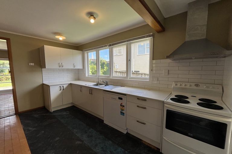 Photo of property in 47 Pomaria Road, Henderson, Auckland, 0610