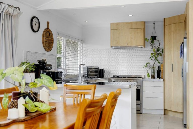 Photo of property in 29 Chesham Avenue, Waipahihi, Taupo, 3330