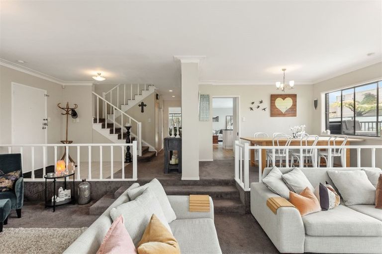 Photo of property in 14 Indus Place, Half Moon Bay, Auckland, 2012