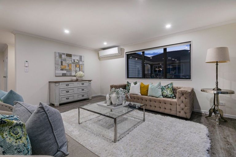 Photo of property in 5 Franheim Crescent, Orewa, 0931