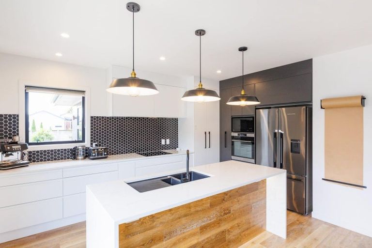 Photo of property in 3 Atlantic Drive, Fitzherbert, Palmerston North, 4410