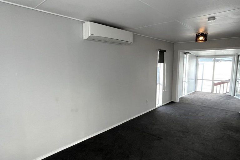 Photo of property in 44 Kaimanawa Street, Kelvin Grove, Palmerston North, 4414