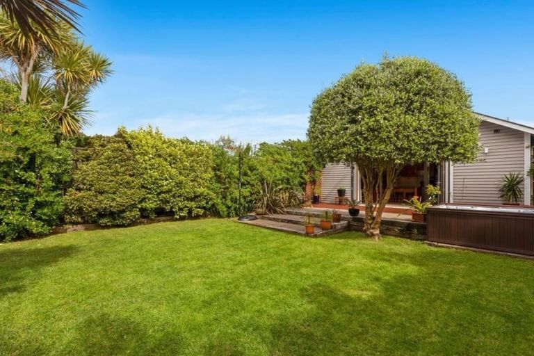 Photo of property in 45 Tuatoru Street, Eastbourne, Lower Hutt, 5013