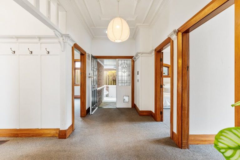 Photo of property in 21 Grandview Crescent, Opoho, Dunedin, 9010