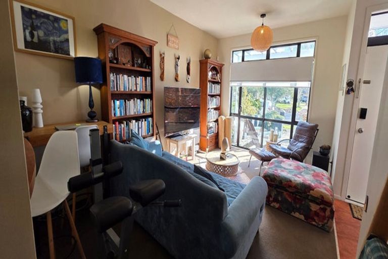 Photo of property in 11/2 Armoy Drive, East Tamaki, Auckland, 2016