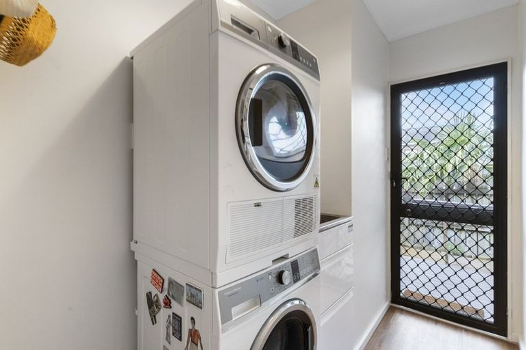 Photo of property in 8/390 West Coast Road, Glen Eden, Auckland, 0602