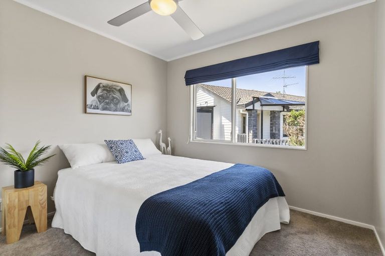 Photo of property in 6 Mallard Place, Unsworth Heights, Auckland, 0632