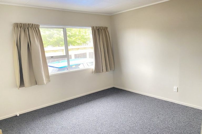 Photo of property in 38 Silverstone Place, Henderson, Auckland, 0612