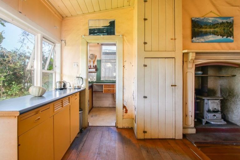 Photo of property in 31 Vigor Brown Street, Napier South, Napier, 4110