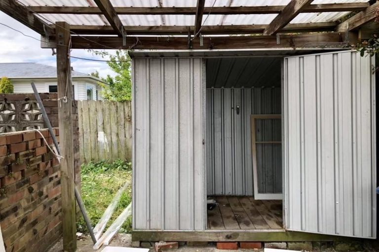 Photo of property in 55 Archibald Road, Kelston, Auckland, 0602