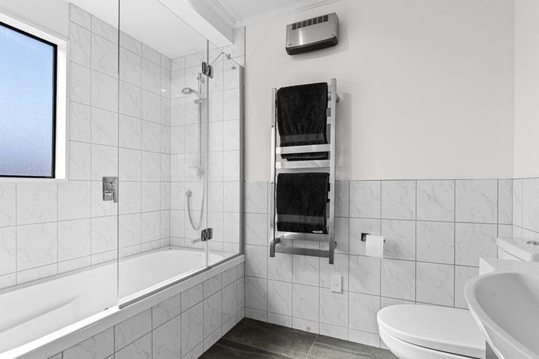 Photo of property in 2a Garthwood Road, Hillcrest, Hamilton, 3216