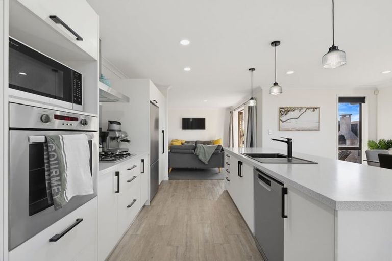 Photo of property in 64 Arabian Drive, Papamoa Beach, Papamoa, 3118