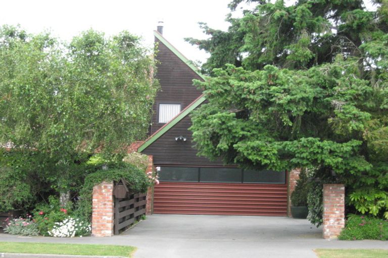 Photo of property in 250 Withells Road, Avonhead, Christchurch, 8042