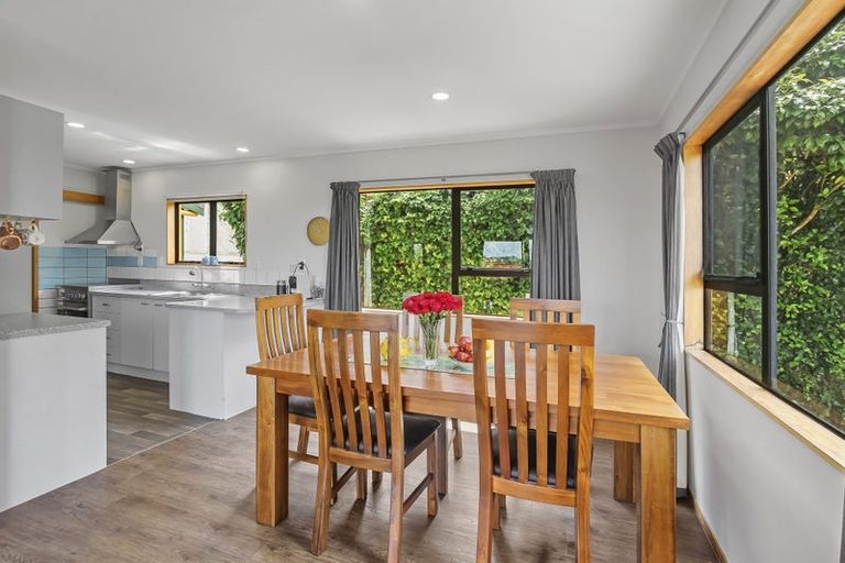 Photo of property in 1/254 Sturges Road, Henderson, Auckland, 0612