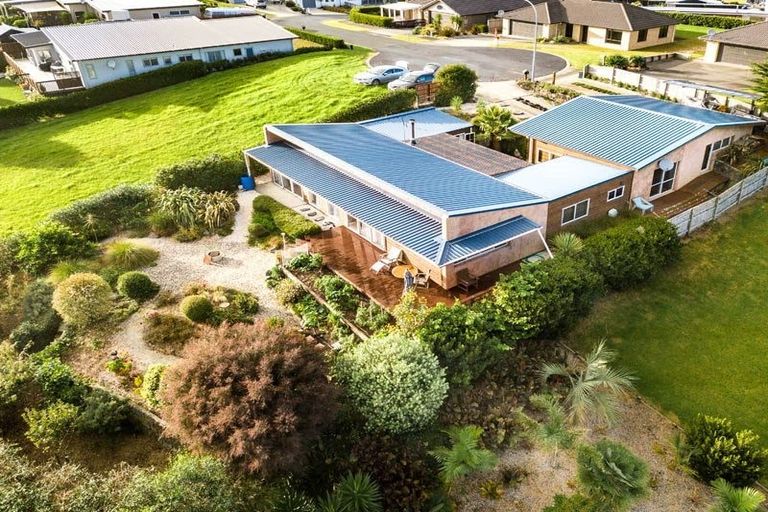 Photo of property in 12 Hillside Avenue, Mangawhai Heads, Mangawhai, 0505