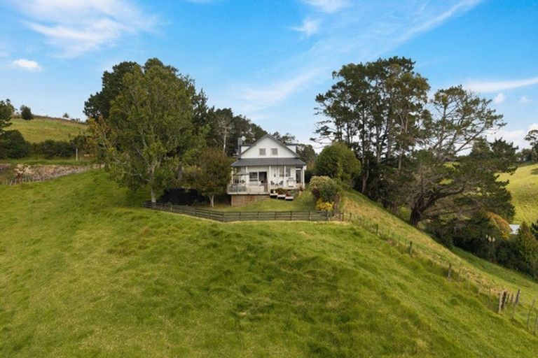 Photo of property in 219 Spur Road, Stillwater, Silverdale, 0993