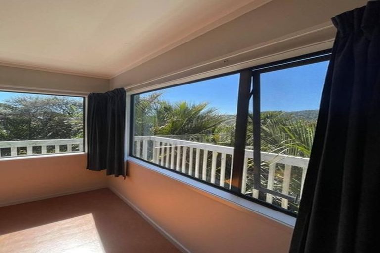 Photo of property in 19 Rayner Road, Piha, New Lynn, 0772