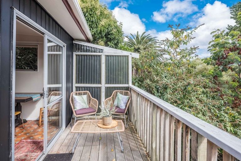 Photo of property in 11 Karaka Grove, Raumati Beach, Paraparaumu, 5032