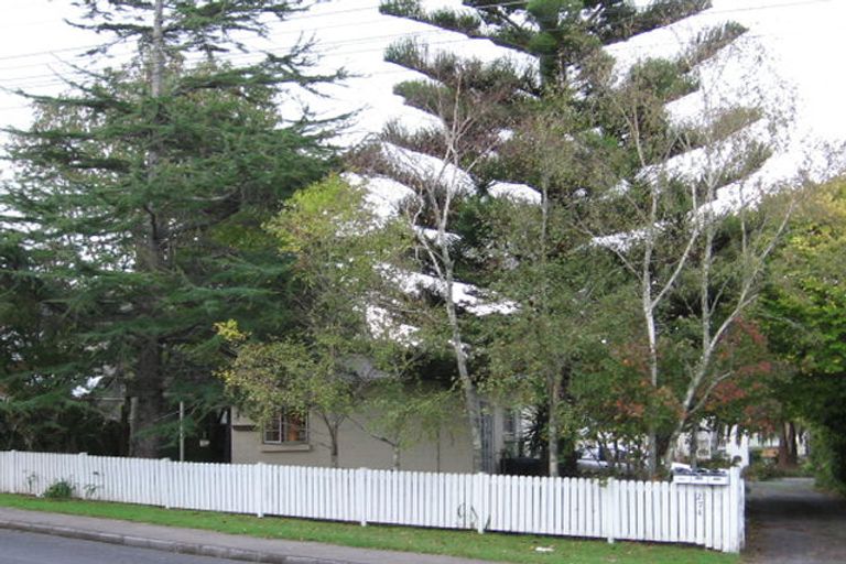 Photo of property in 274 Royal Road, Massey, Auckland, 0614