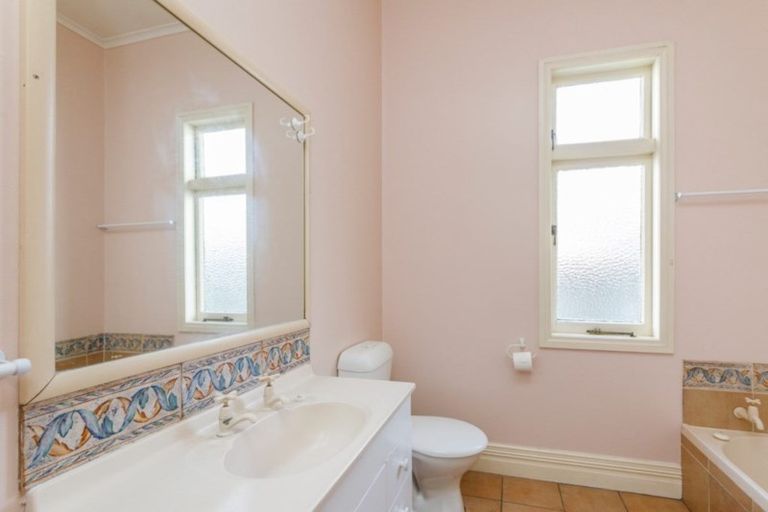 Photo of property in 50 Stanley Avenue, Palmerston North, 4414