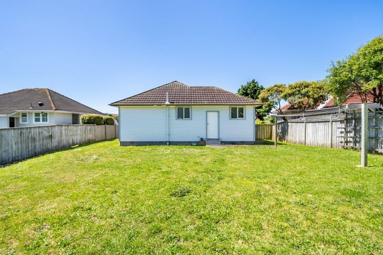 Photo of property in 6 Mexted Crescent, Ranui, Porirua, 5024