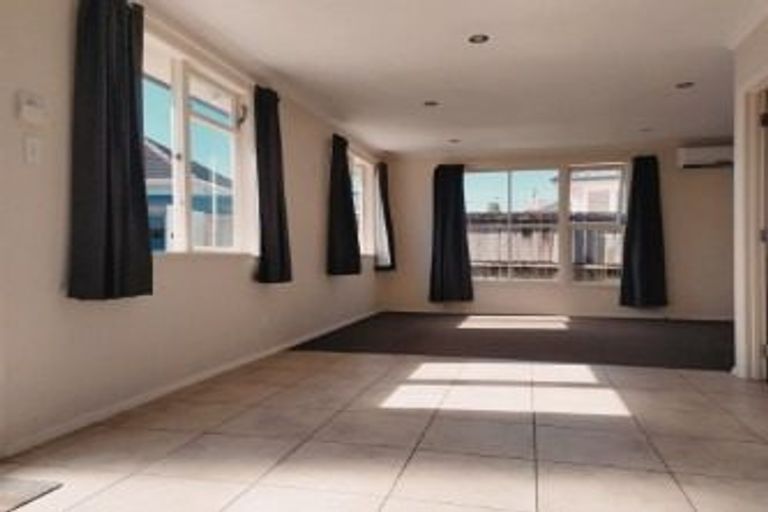 Photo of property in 1a Waitaua Street, Papakura, 2110