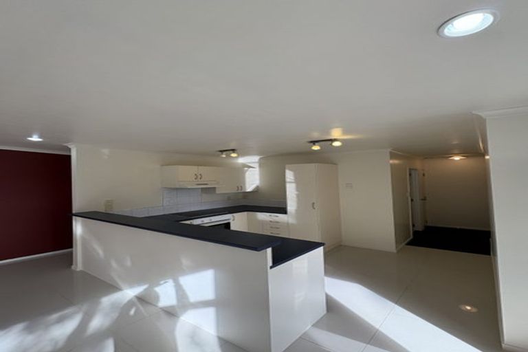 Photo of property in 2a Charlenne Close, Ranui, Auckland, 0612