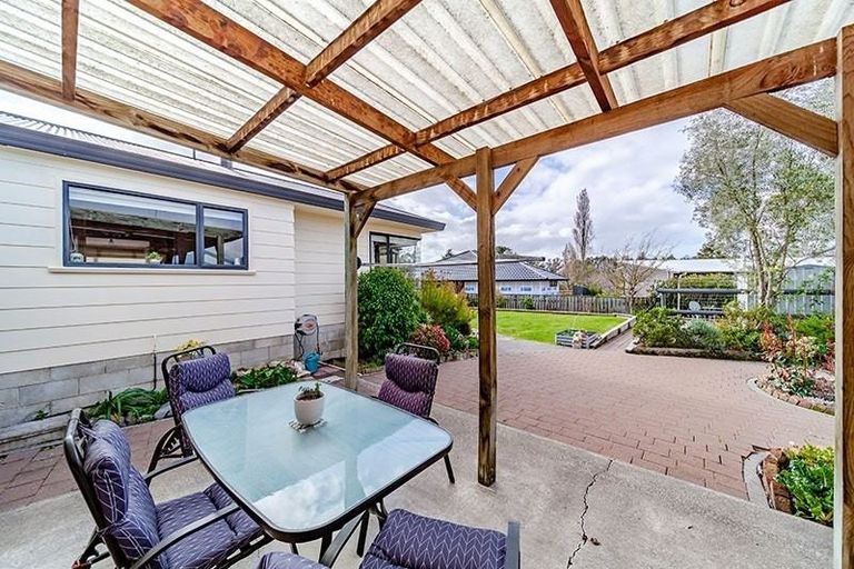 Photo of property in 11 Abbot Avenue, Waipawa, 4210