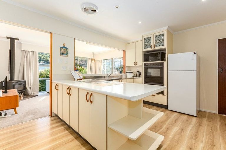 Photo of property in 71 Oriel Avenue, Tawa, Wellington, 5028