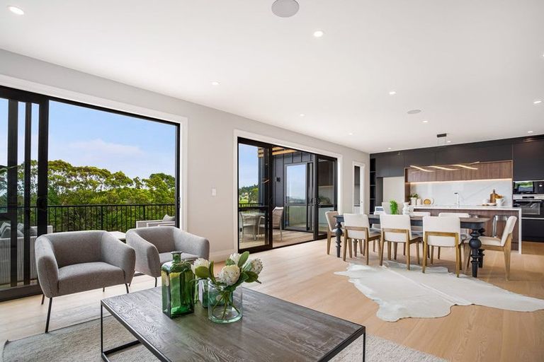 Photo of property in 40 Paparahi Place, Wainui, 0992