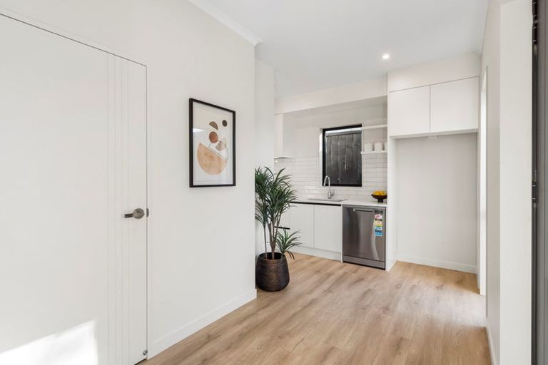 Photo of property in 136c Forrest Hill Road, Forrest Hill, Auckland, 0620