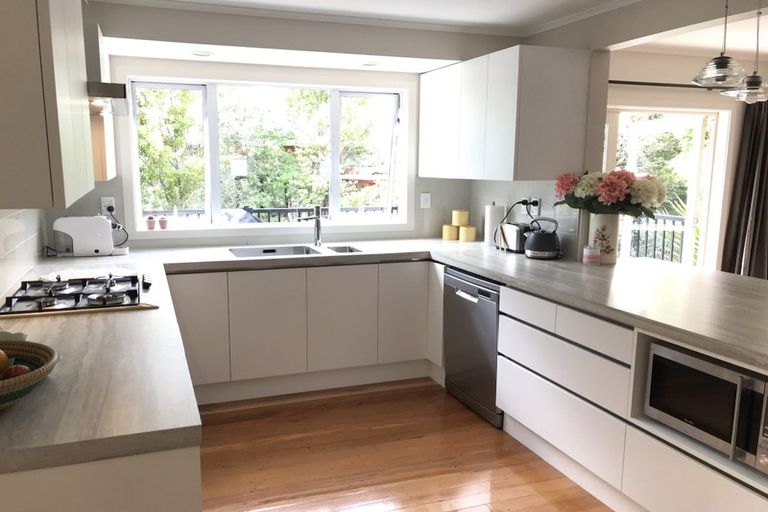 Photo of property in 95 Konini Road, Titirangi, Auckland, 0604