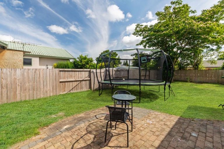 Photo of property in 28 Aldershot Place, Nawton, Hamilton, 3200