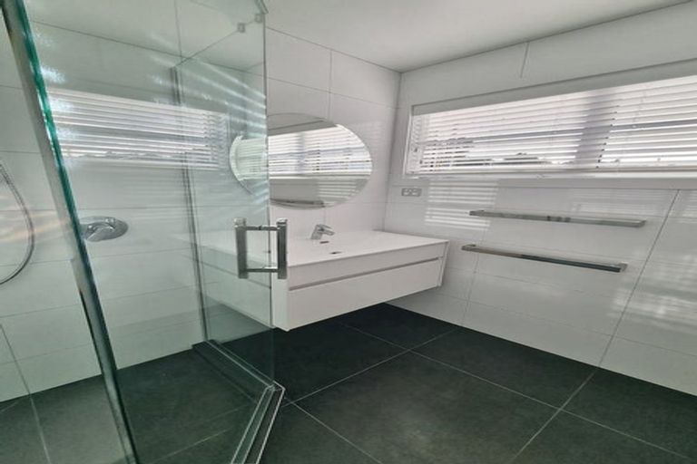 Photo of property in 13 Merchant Avenue, Te Atatu South, Auckland, 0610