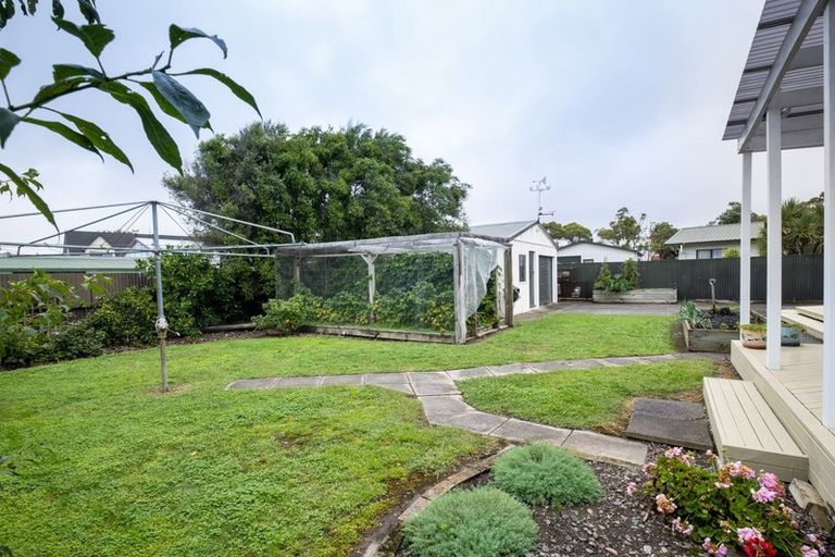 Photo of property in 4 Redwood Place, Te Awanga, 4102
