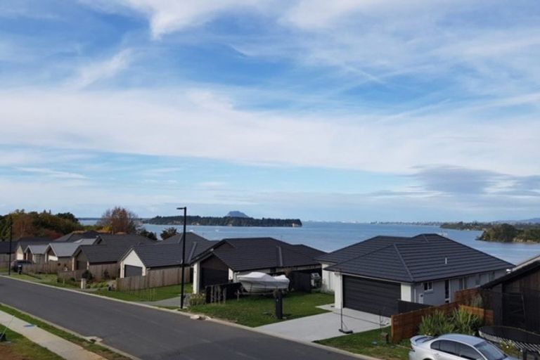 Photo of property in 54 Bert Wall Drive, Omokoroa, 3114