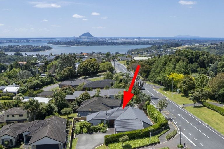 Photo of property in 2 Holcombrooke Lane, Welcome Bay, Tauranga, 3175