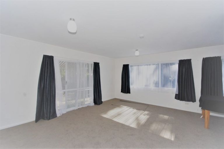 Photo of property in 2/69a Godley Road, Green Bay, Auckland, 0604