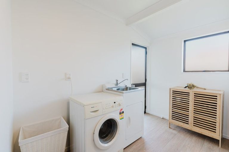 Photo of property in 25b Ross Crescent, Fairfield, Hamilton, 3214