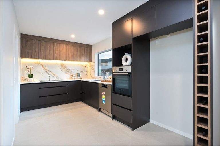 Photo of property in 10 Vino Cina Heights, Ranui, Auckland, 0612