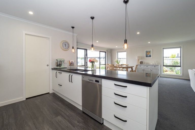 Photo of property in 4 West Bay Place, Huntingdon, Ashburton, 7774