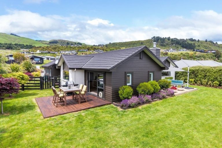 Photo of property in 62 Kenrigg Road, Kinloch, Taupo, 3377