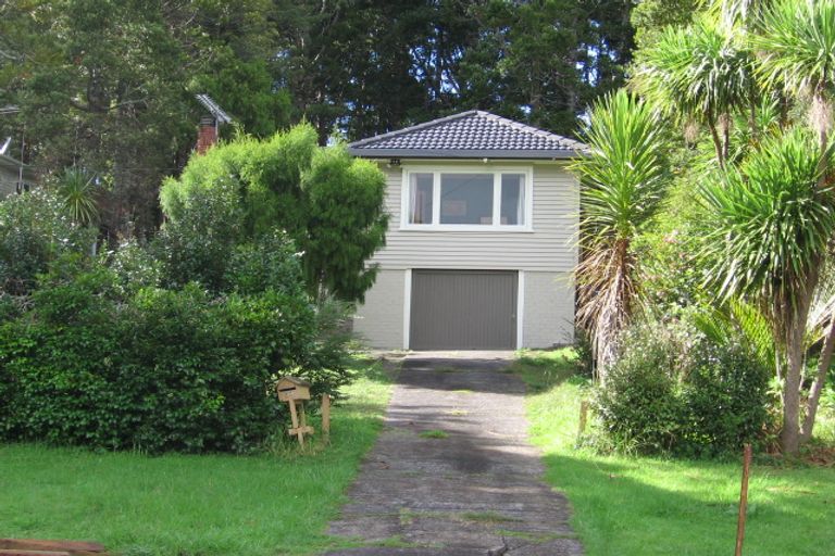 Photo of property in 38 Hollywood Avenue, Titirangi, Auckland, 0604