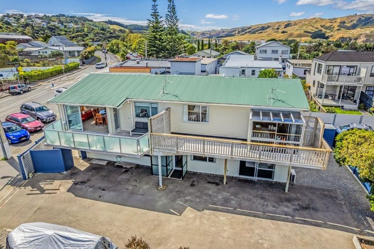 Photo of property in 5a Beach Road, Plimmerton, Porirua, 5026