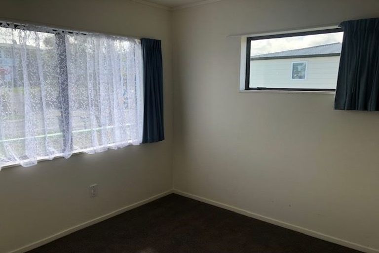 Photo of property in 15 Ngatira Place, Snells Beach, 0920